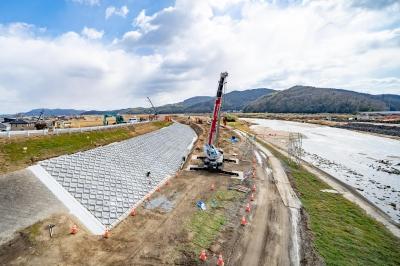 小田川箭田地区　堤防強化工事
