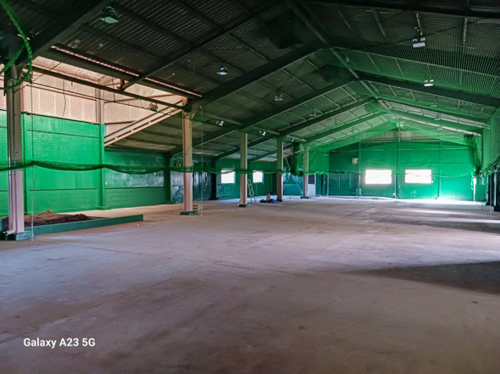 室内練習場、ネットが張られました！