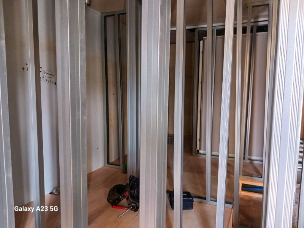 室内練習場、ネットが張られました！